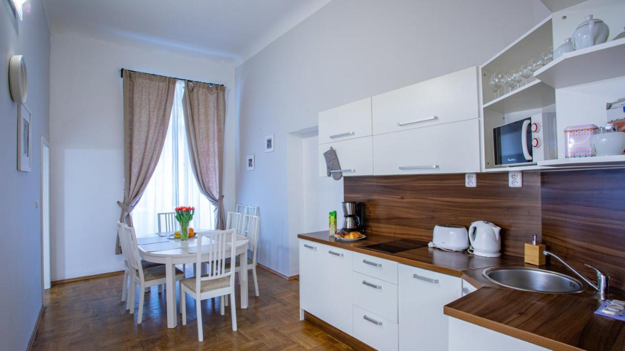 Michalska Apartment プラハ エクステリア 写真